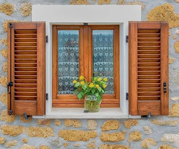 La Casa Bianca With Parking And View