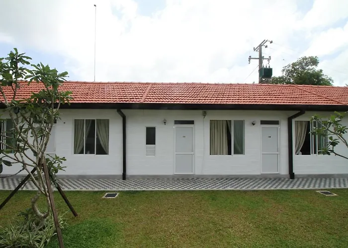 Garden Beach Hotel Kalutara