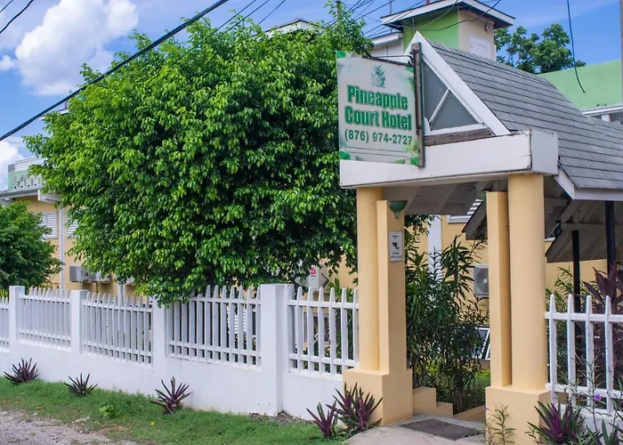 Pineapple Court Hotel