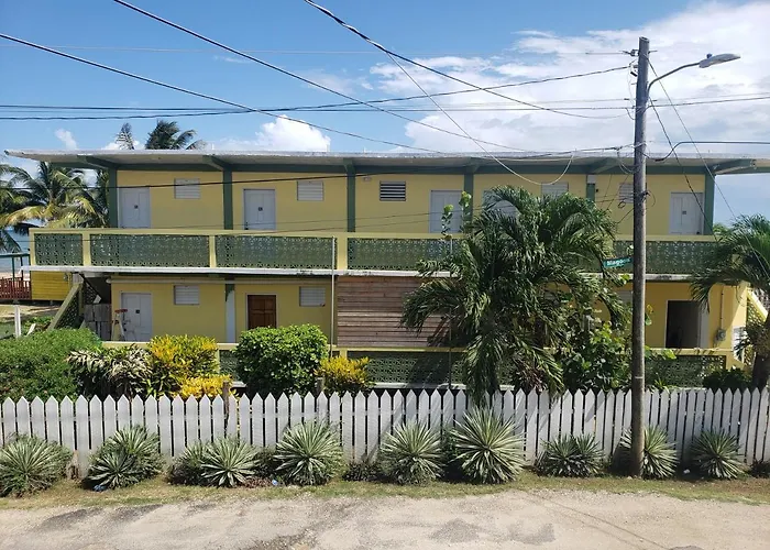 Pal'S On The Beach - Dangriga, Belize