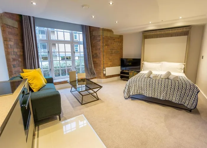 Riverside Studio Apartments Close To City Centre