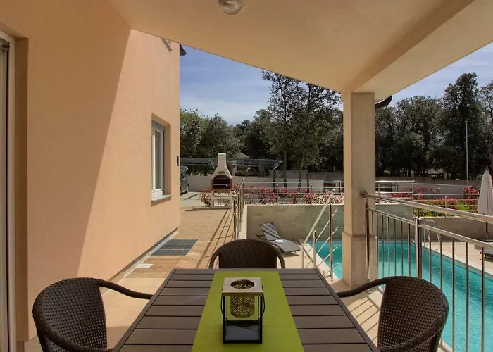 Charming Villa Marisol 200M From The Beach