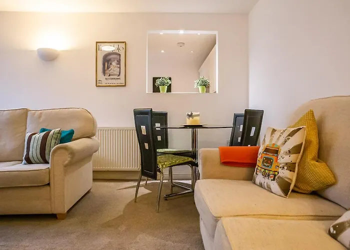 Stylish Modern Mews House In Central St Leonards