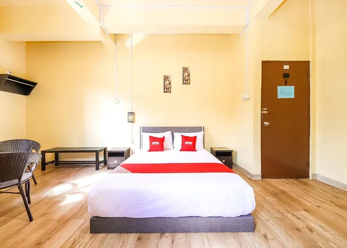 Oyo 703 Myra Hotel