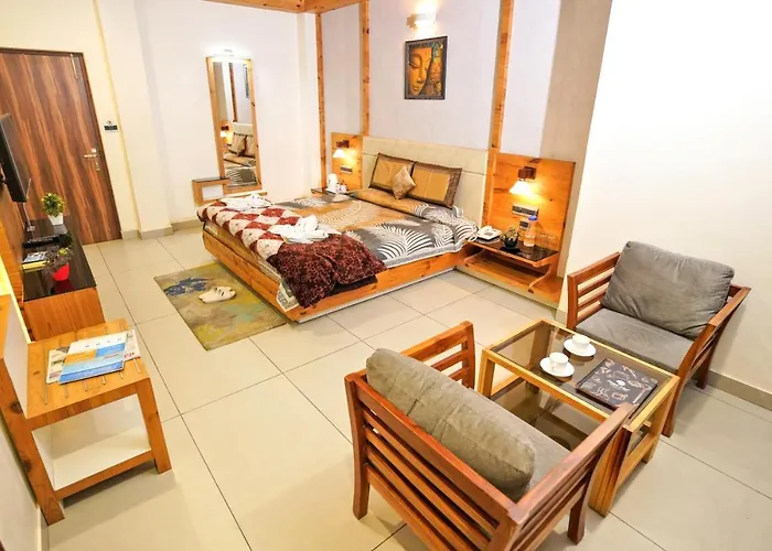 Mayur Hotel Bar And Restaurant