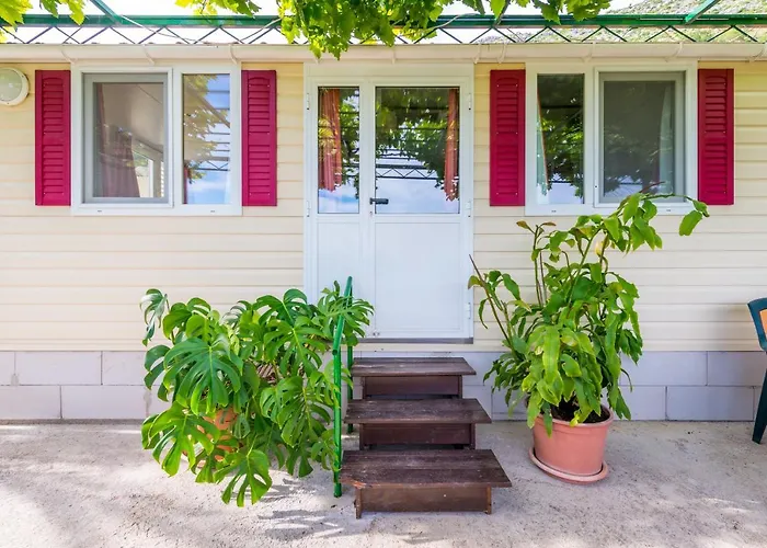 Holiday Home Garden