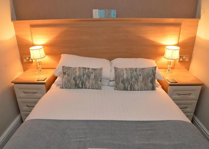 Lauriston & Lawton Court Hotel