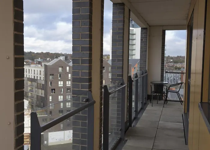 Toothbrush Apartments - Ipswich Waterfront South - Avalon Court (Adults Only)