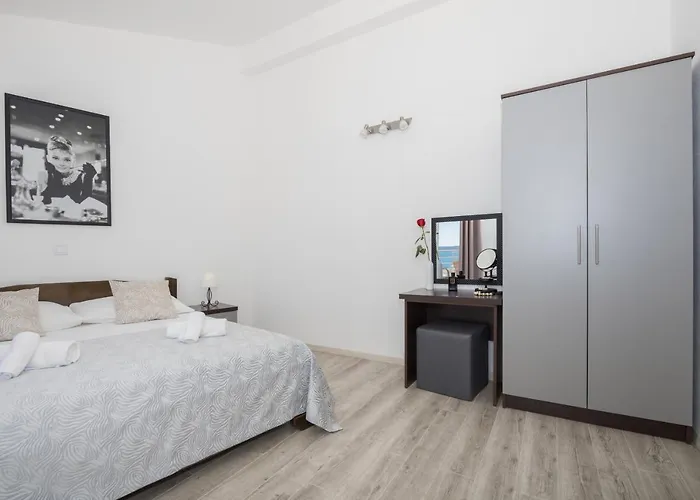 Bilin San Apartments