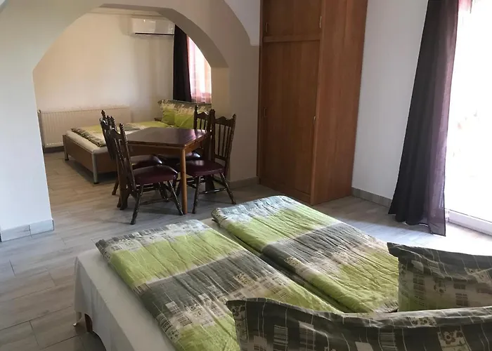 Famvarga Apartmanhaz