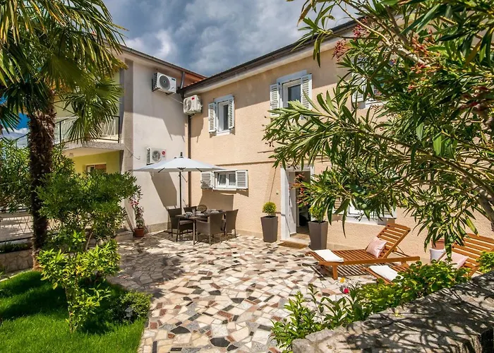 Holiday House Serenity