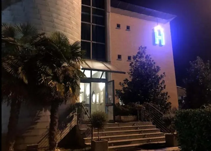 Mini hotel