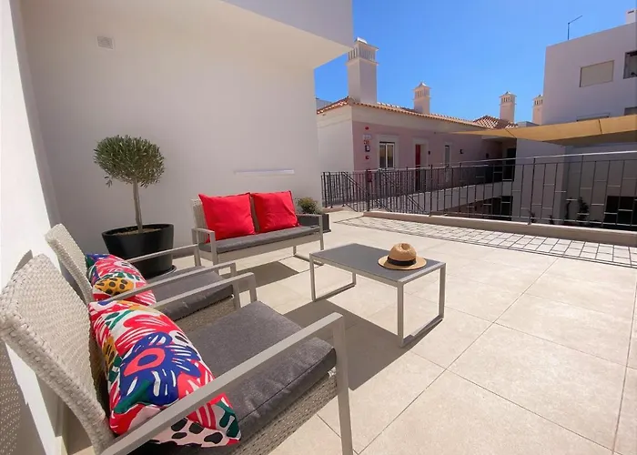 Cardeal Suites & Apartments