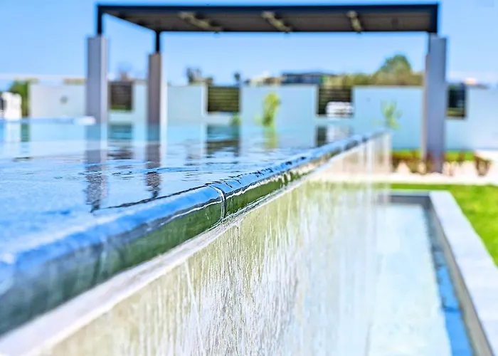 Villa Solaris Heated Pool & Jacuzzi